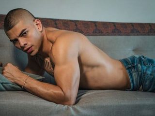 Adam Bake Live Cam on Flirt4Free