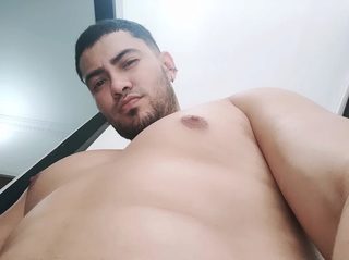 Ethan Sanders nude live cam