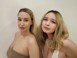Darelene Bisbee & Agata Bertini nude live cam