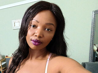 Rosalina Noir Live Chat on Flirt4Free