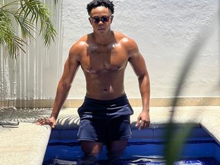 Adonis Vargas Live Cam on Flirt4Free