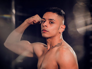 Louis Brownn Live Cam on Flirt4Free