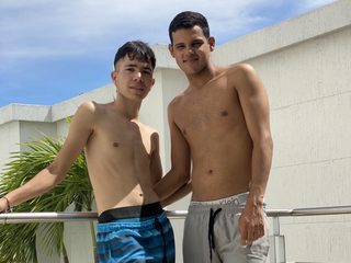 Stiven & Jaxi Live Cam on Flirt4Free