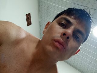 Jay Seductive Live Cam on Flirt4Free