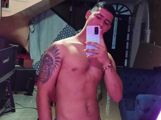Tomas Smitth nude live cam