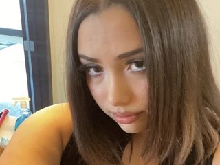 Liliana Garcia Live Cam on Flirt4Free