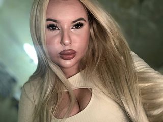 Polly Lu Live Cam on Flirt4Free