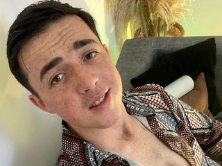 Tom Beck Live Cam and Profile on UnifiedCams