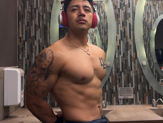 Papi Geo Live Cam on Flirt4Free