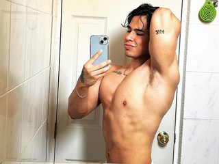 Mikie Hill Live Cam on Flirt4Free