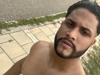 Live Chat with Pier Simons on Flirt4Free