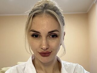 Watch Amelia Karterin live on cam on Flirt4Free