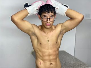 Linus Dimitriy Live Cam on Flirt4Free