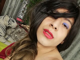 Launzy Rouse Live Cam on Flirt4Free