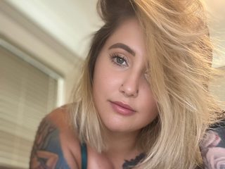 Alora Gianna Live Cam on Flirt4Free