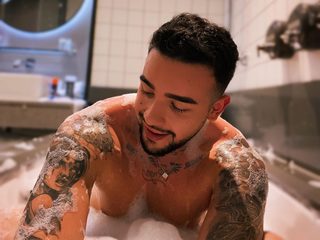 Zayn Gaez Live Cam on Flirt4Free