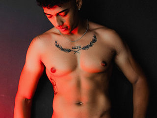 Anderr Brown Live Cam on Flirt4Free