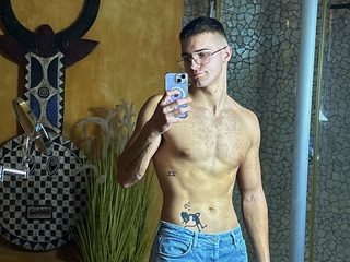 Forest Nichols live cam model at Flirt4Free