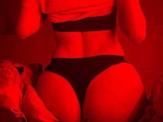 Gretta Stone live cam model at Flirt4Free