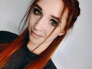 Nakenchat med Clover Barris på Live Cam ⋆ FLIRT SHOW ⋆ Webkamerasex med amatører