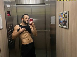 Watch Zarco Fit live on cam at Flirt4Free