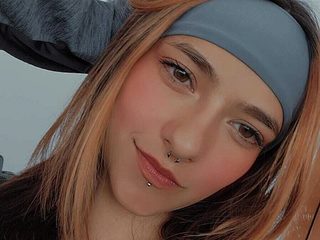 Samantha Lefair live cam model at Flirt4Free