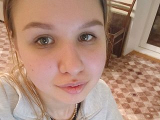 Moira Gracey live cam model at Flirt4Free