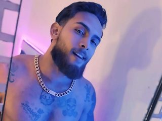 Lion Rangel Live Cam and Profile on UnifiedCams