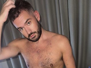 Rick Luxe live cam model at Flirt4Free