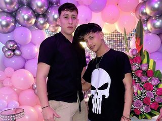 Gustavo & Ronny Cox Live Cam on Flirt4Free