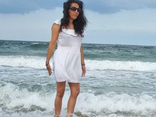 Spicy Mira live cam model at Flirt4Free