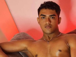 Sexcam mit Alejandro Williams auf 1 zu 1 Sexcams