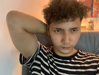 Watch James Falco live on cam at Flirt4Free