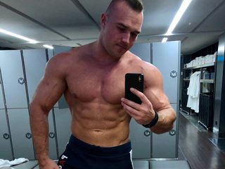 Nakenchat med Rik Adler på Live Cam ⋆ FLIRT SHOW ⋆ Webkamerasex med amatører