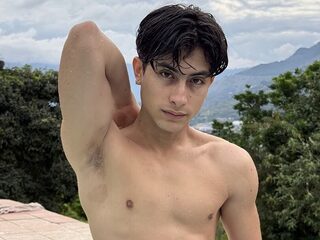 Aaron Ez profile