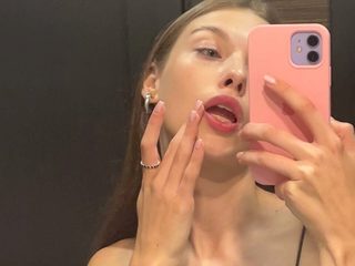 Ottilie Boardley live cam model at Flirt4Free