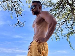 Samario Latino live cam model at Flirt4Free