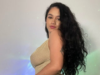 Lyzz Guzman live cam model at Flirt4Free