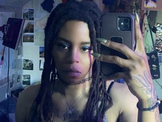 Teira Faye live cam model at Flirt4Free