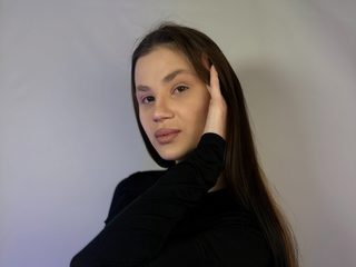 Hilda Biblef live cam model at Flirt4Free