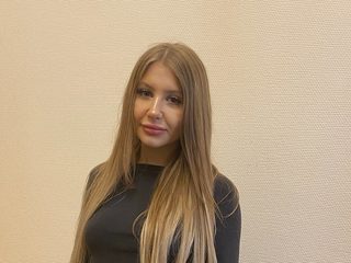 Edita Buckley live cam model at Flirt4Free