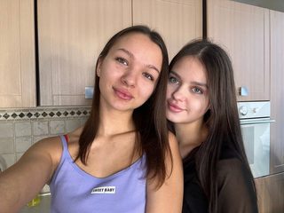 Flair Dowlen & Beatrix Gundry live cam model at Flirt4Free