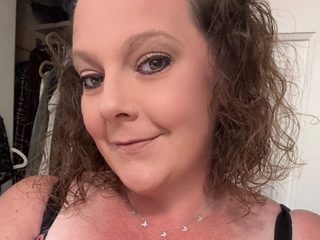 Sequins Jones live cam model at Flirt4Free