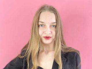 Esme Catlett live cam model at Flirt4Free