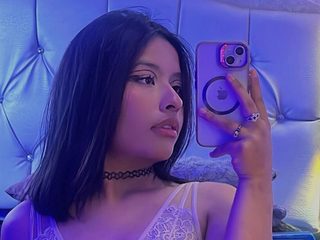 Sumer Collins live cam model at Flirt4Free