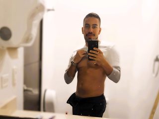 1 On 1 Sex Cams - Dante Miro France Alt Text Streamray-Cams