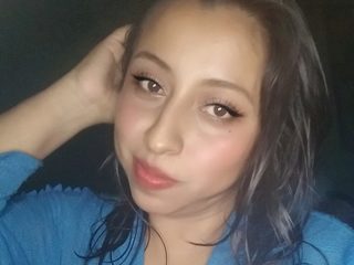 Morenita Fogosa live cam model at Flirt4Free