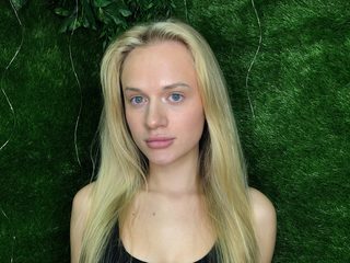 Ottilie Burruss live cam model at Flirt4Free