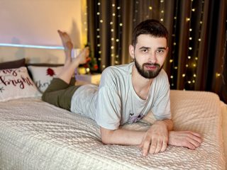 Drew Broown live cam model at Flirt4Free