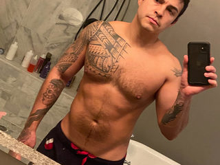 Rico Sways live cam model at Flirt4Free